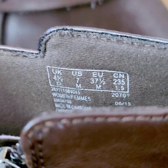 Clarks Women’s Ankle Boots Size 7 Comfort Neutral Leather Quiet Luxury - Picture 7 of 7